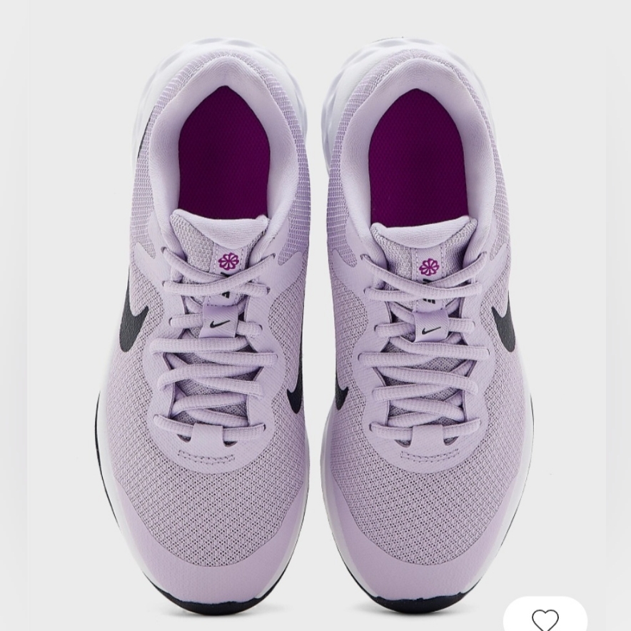 Nike Revolution